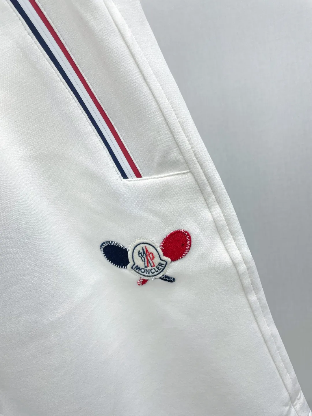 Mon 2026 New Arrival 🪡 LOGO DDD 。 Classic LOGO ， ， ， 。 ， 。 Size：M-3XL